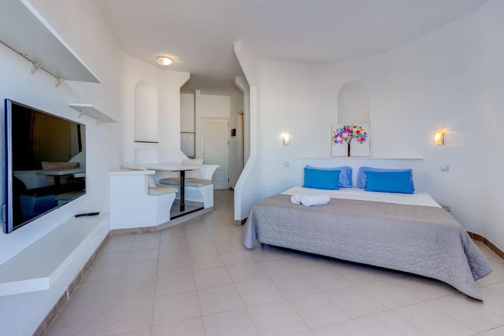Bonito Estudio Playa Paraiso Con Vista Al Mar By Paramount Holidays アデヘ エクステリア 写真